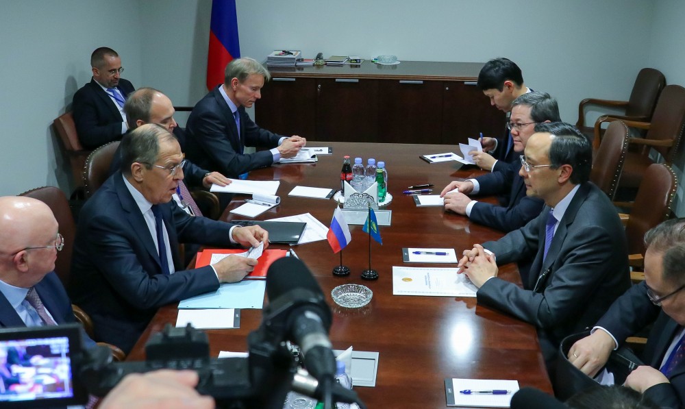 Syrtqy ister mınıstri Nıý-Iorkte birneshe kezdesý ótkizdi