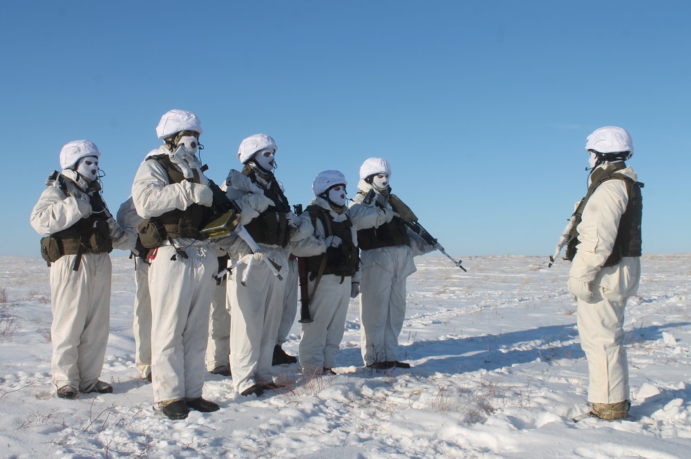 О́skemen men Aıagózdegi áskerı bólimder jaýyngerlik daıarlyqtaryn pysyqtady