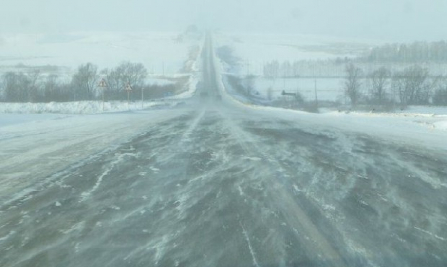 Aıazǵa baılanysty úsh óńirde jol jabyldy