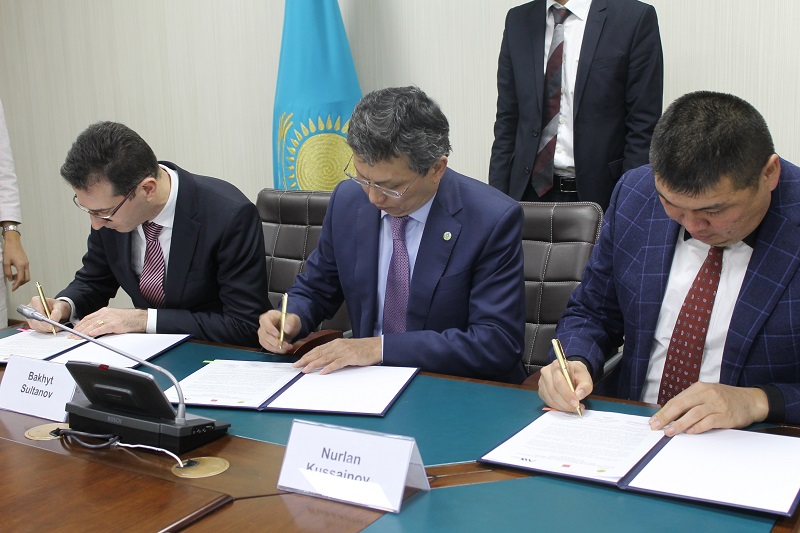 Halyqaralyq klırıngtik júıeni damytýǵa arnalǵan memorandýmǵa qol qoıdy - Qarjy mınıstrligi