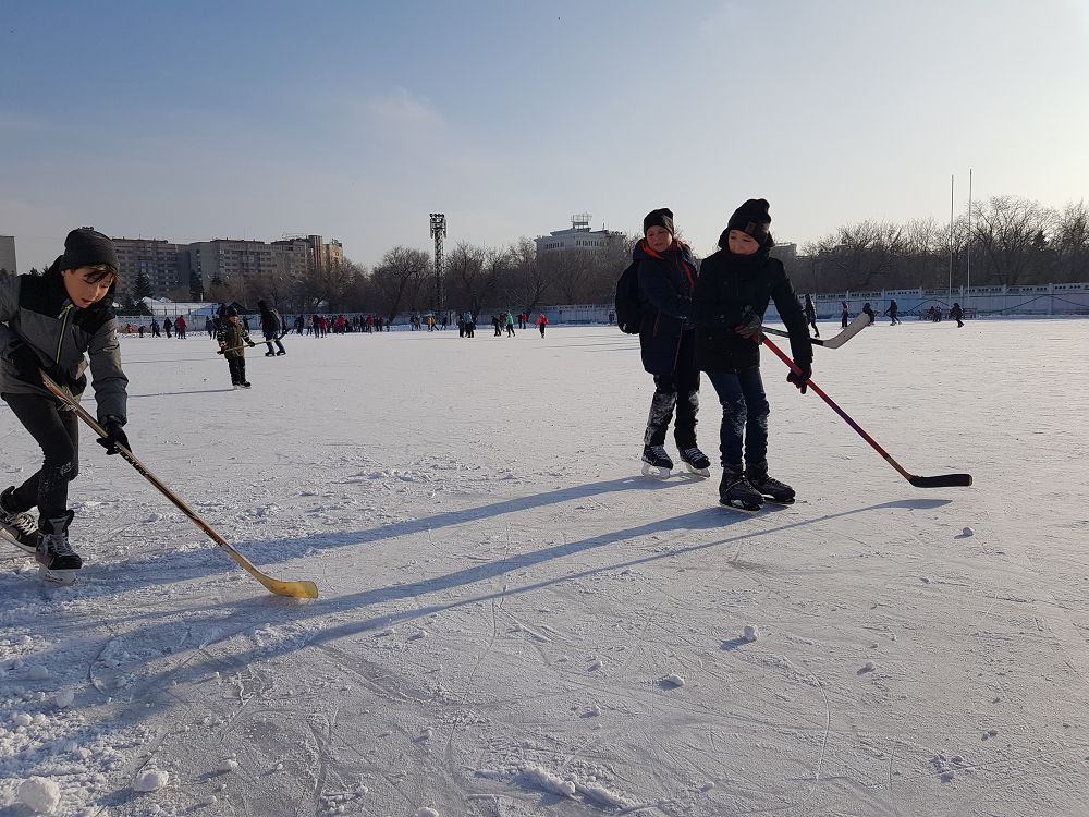 О́skemende 8 muz aıdyny jumys istep tur