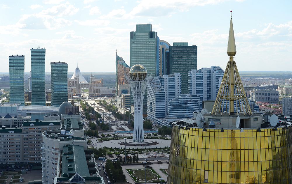 Astana-20: Resmı zańdylyq pen sımvolıkalyq jarasym bar