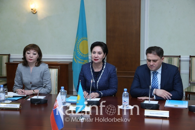 Gúlshara Ábdiqalyqova Slovakııanyń Qazaqstandaǵy elshisi Peter Iýzamen kezdesti