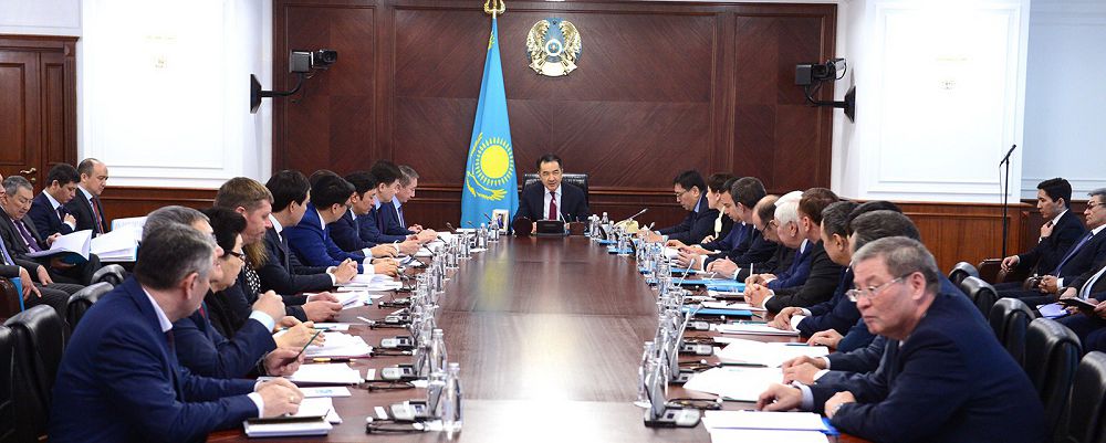 Bas kelisimge qol qoıyldy