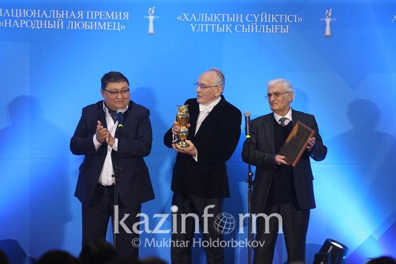 Elbasy beıbitshilikti nasıhattaýǵa qosqan úlesi úshin marapattaldy