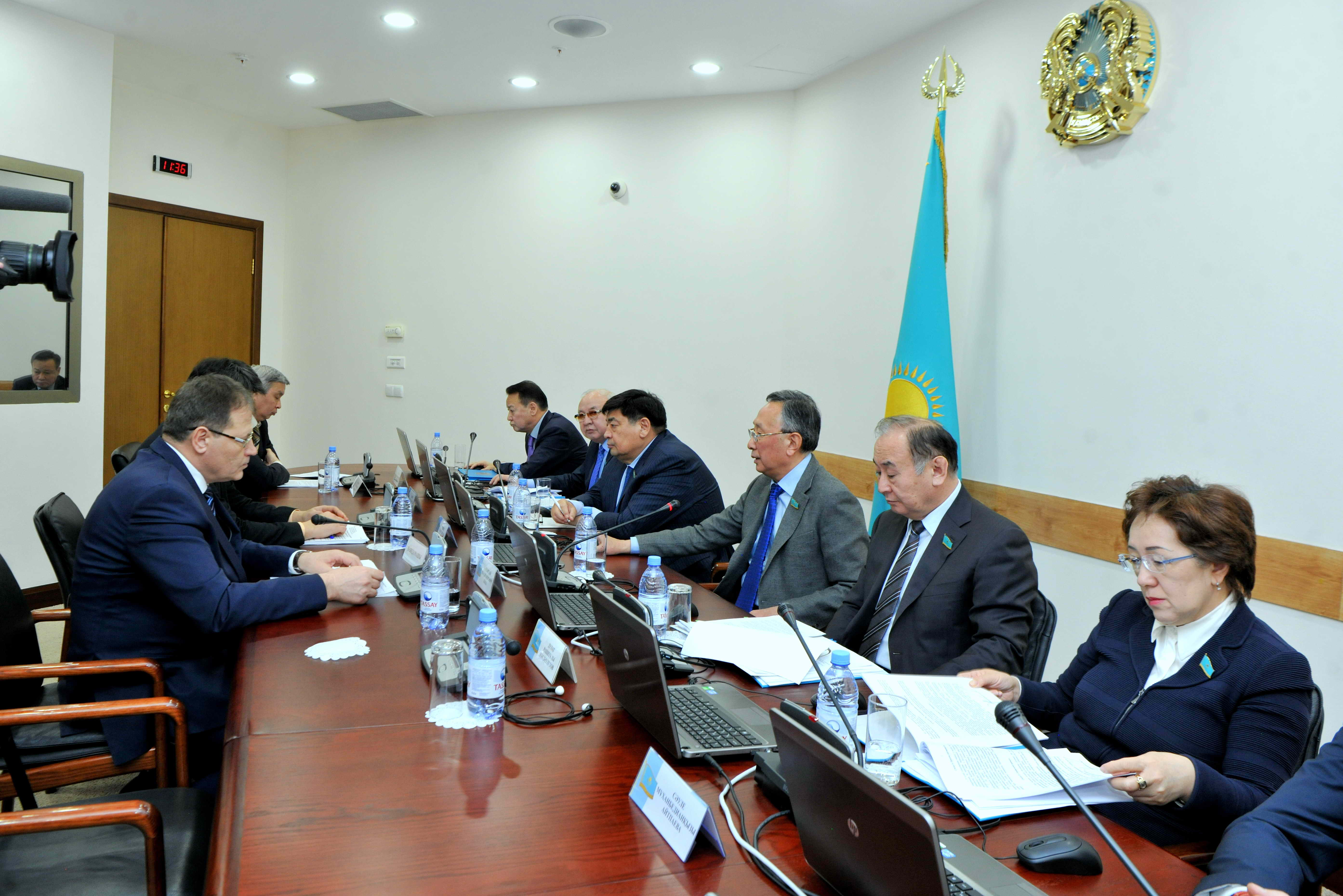 Senatta Qazaqstan men Vetnam arasyndaǵy ustap berý týraly shartty ratıfıkasııalaý qaraldy