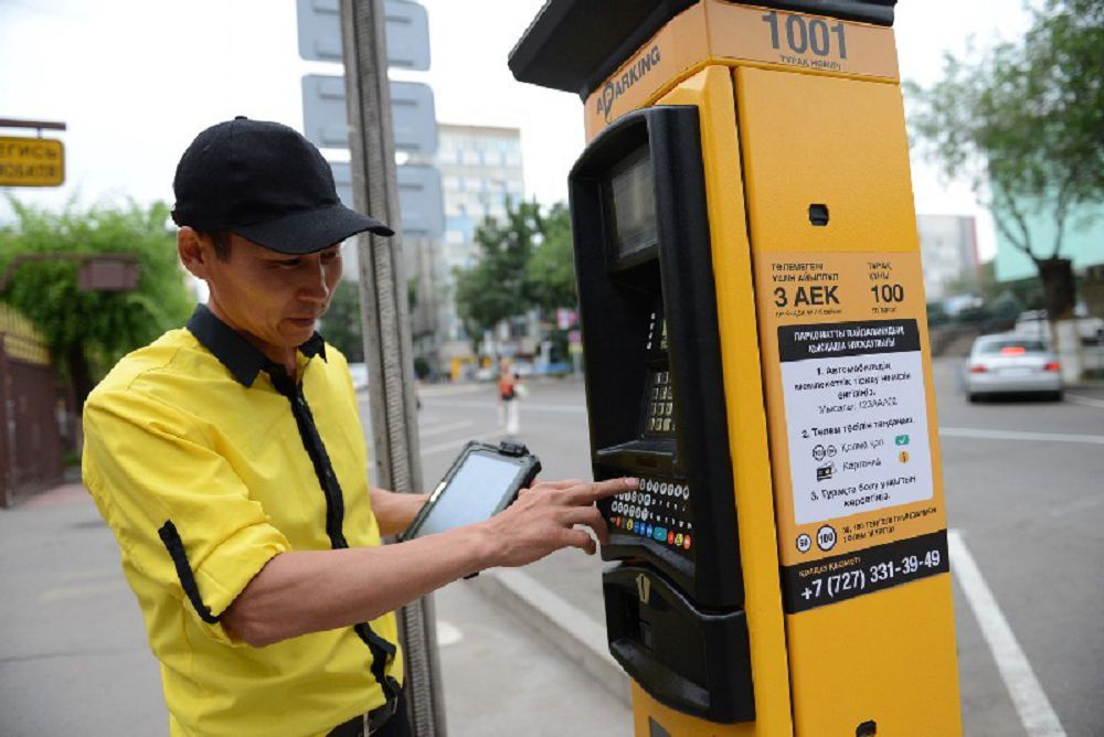 Aqyly parkomat: kimge paıda, kimge zııan?