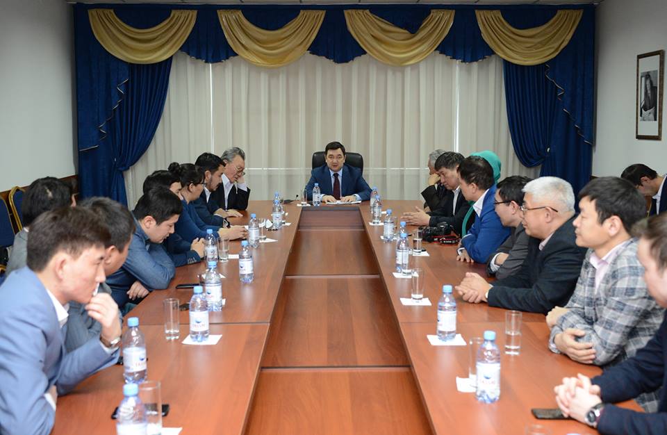 «Egemen Qazaqstan» gazeti men «Ádebıet» portalynyń birlesken jobasynyń otyrysy ótti