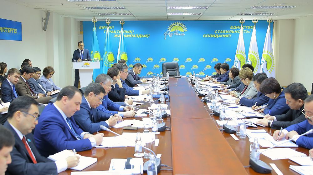 «Nur Otan» partııasynyń negizgi mindetteri pysyqtaldy