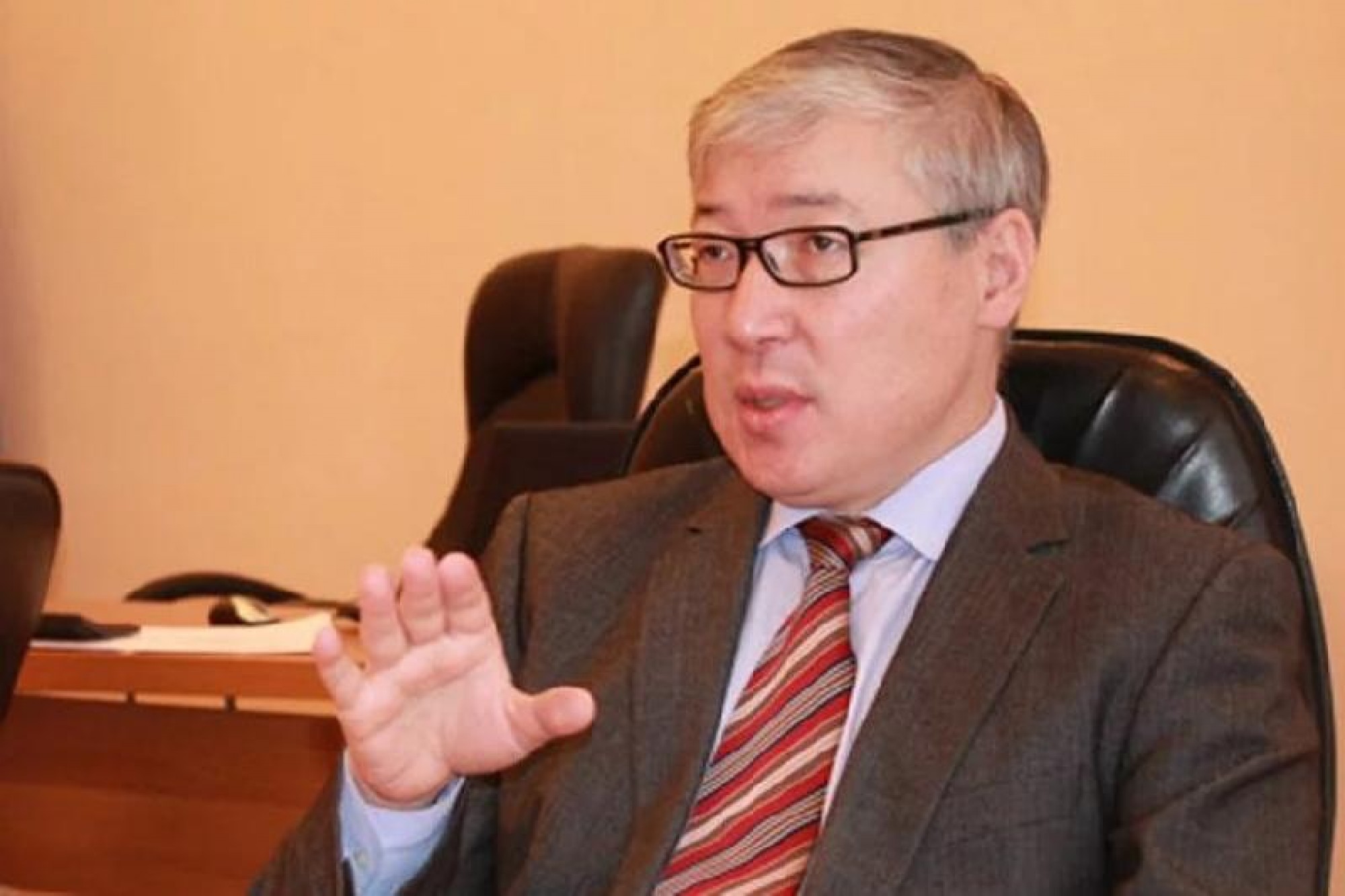 Berik Ábdiǵalıuly: álipbıdiń ulttyq sana-sezimge, mádenıetke yqpaly óte zor