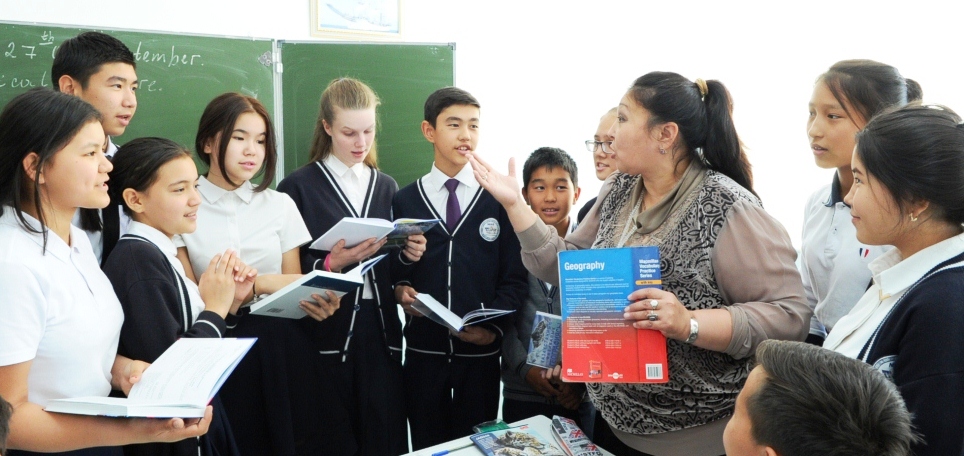Tájirıbe tálimi: Pedagog ómir boıy úırenýi tıis 
