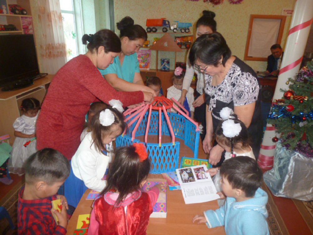 Shyǵysta aýyl balabaqshasy aıryqsha oıynshyqpen qamtyldy