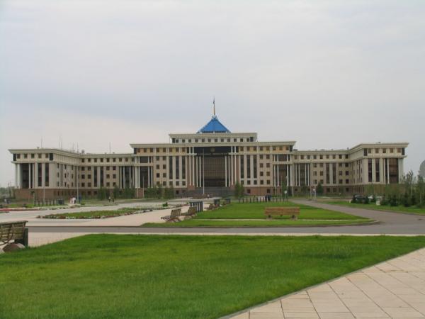 Qorǵanys mınıstrliginiń «Ońtústik» óńirlik qolbasshylyǵy bazasynda kóshpeli otyrys ótti