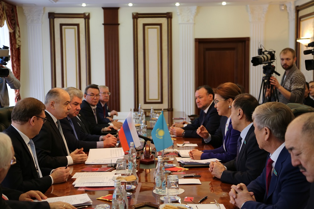 Qazaqstan men Reseıdiń parlamenttik yntymaqtastyǵy arta tústi