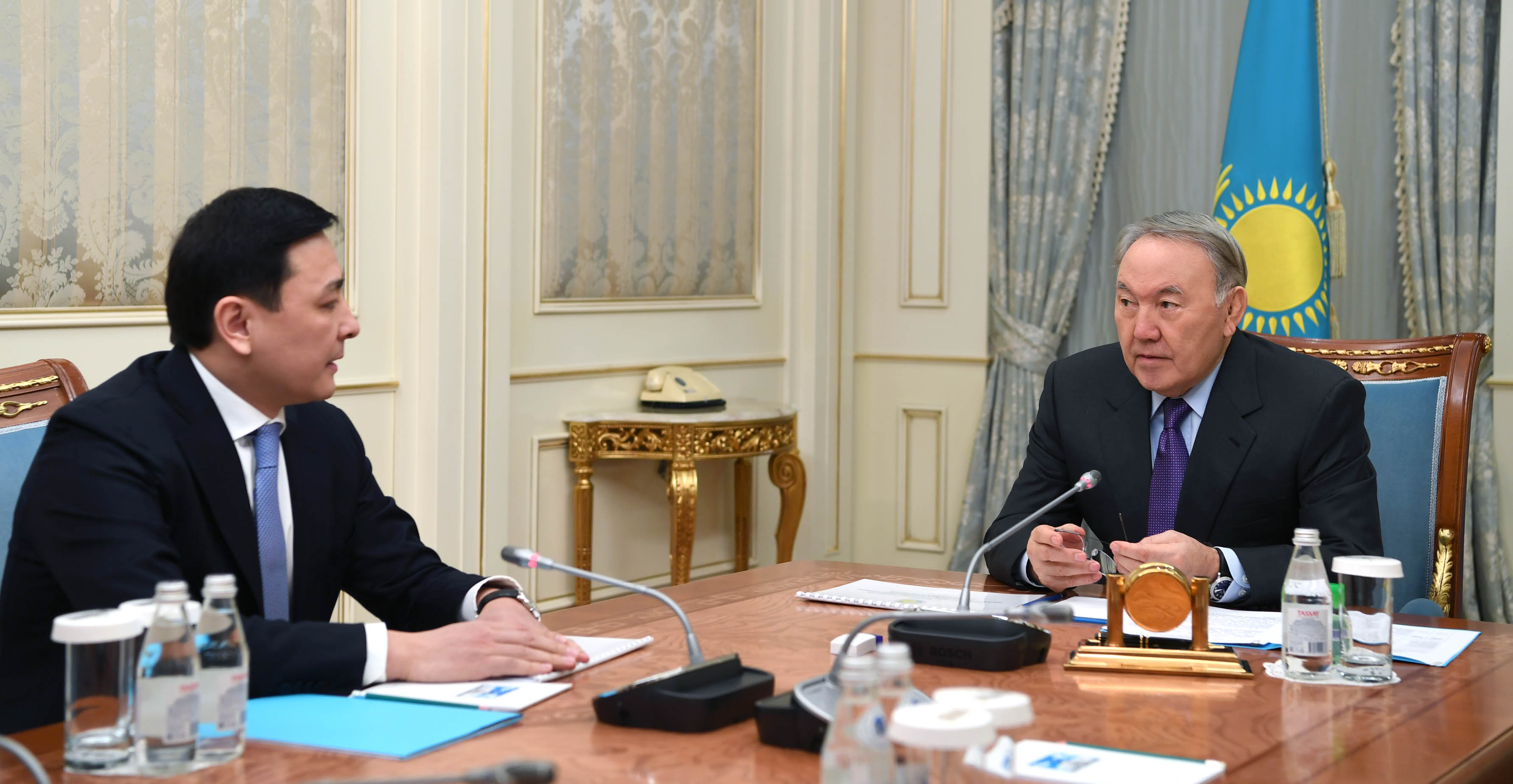 Nursultan Nazarbaev Batys Qazaqstan oblysynyń ákimin qabyldady