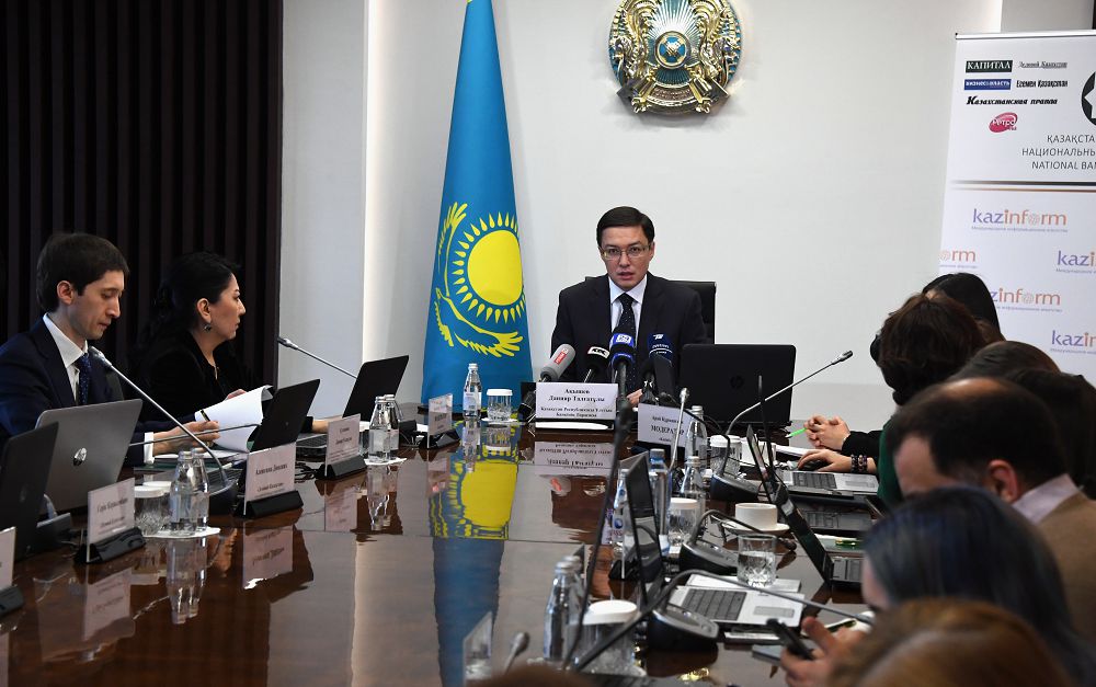 Bankter, teńge baǵamy, krıptovalıýtalar jáne basqa da máseleler týraly