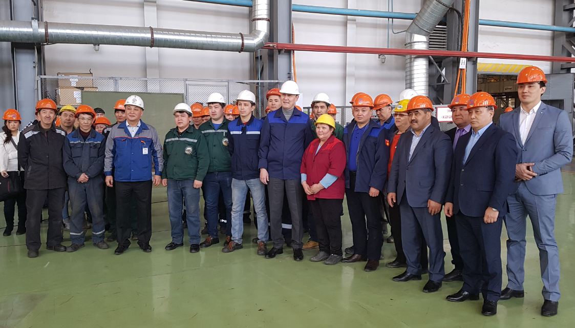 Qazaqstan kásipodaqtary federasııasynyń ókilderi zaýyt qyzmetimen tanysty