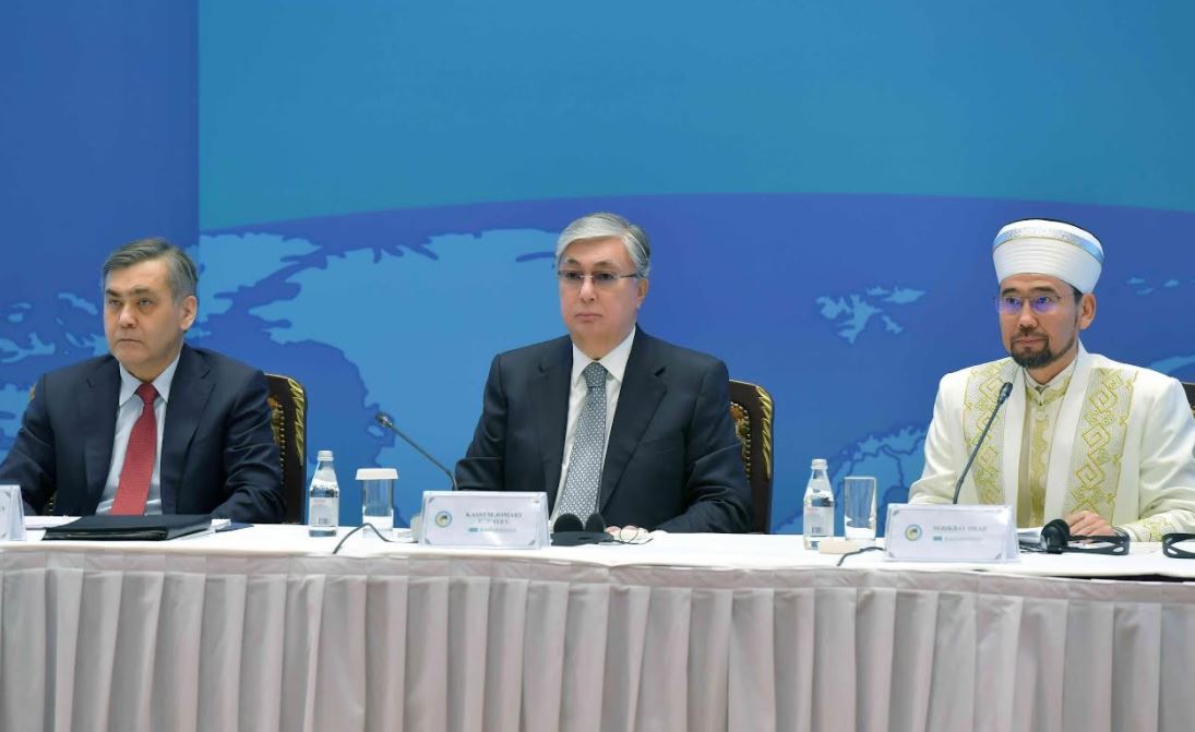 Q. Toqaev musylman ǵulamalaryn dogmatızmge, radıkalızmge jáne ekstremızmge qarsy birigýge shaqyrdy