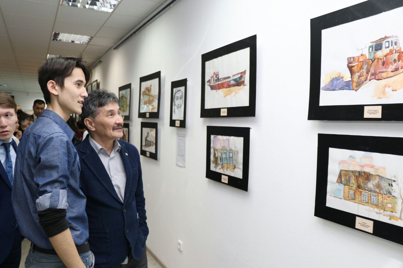 Atyraýda óner kórmesiniń ashylý saltanaty ótti
