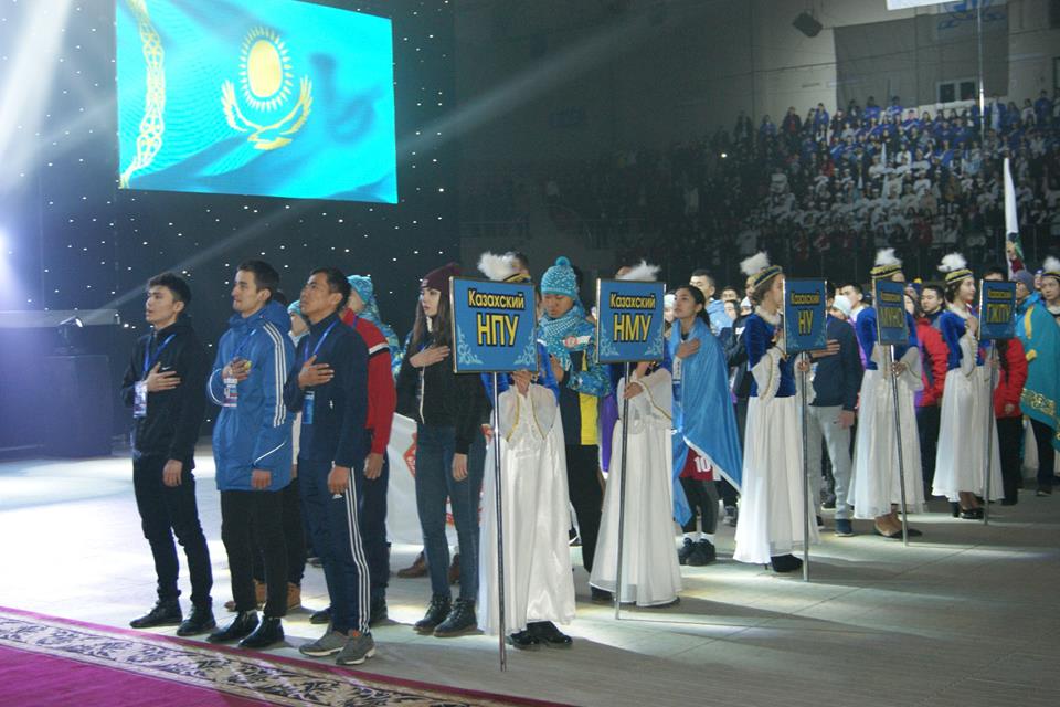 Pavlodarda VII Qysqy ýnıversıadanyń jalaýy kóterildi
