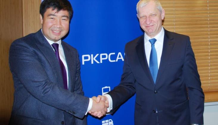  Eýrazııa qurlyǵyndaǵy temirjol kóligimen tıimdi tasymaldaý jaıy Varshavada talqylandy