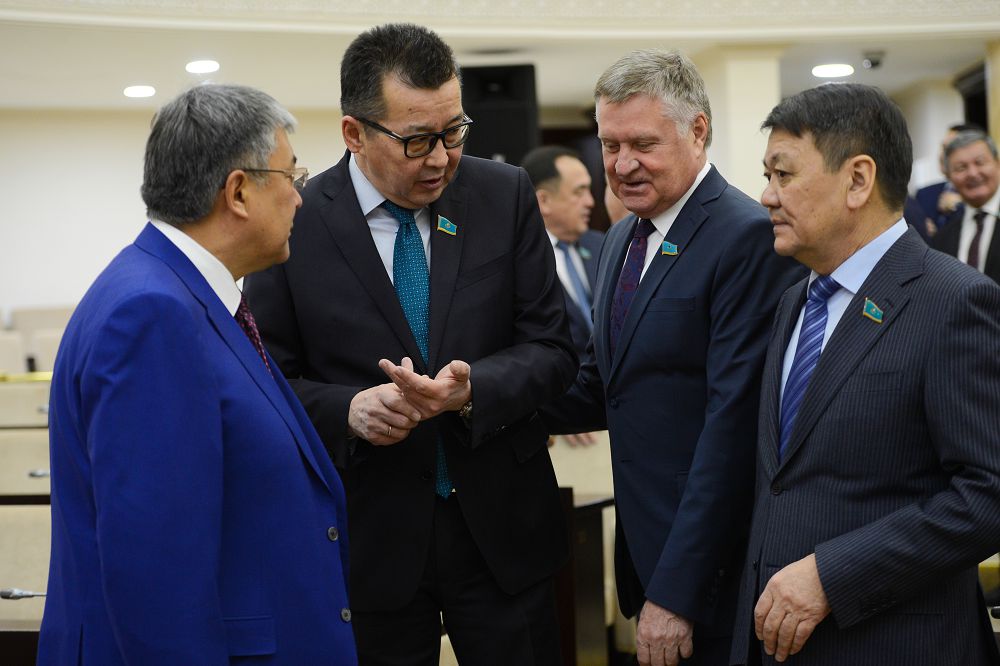 OQO bilim salasyna qosymsha qarajat suralady