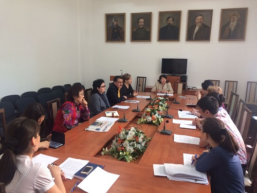 Ǵylymı-ádebı ıntegrasııa artyp keledi