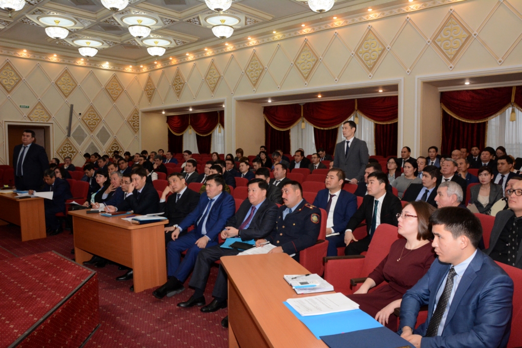 Mańǵystaýda jol jumystary qarqyndy atqarylýda