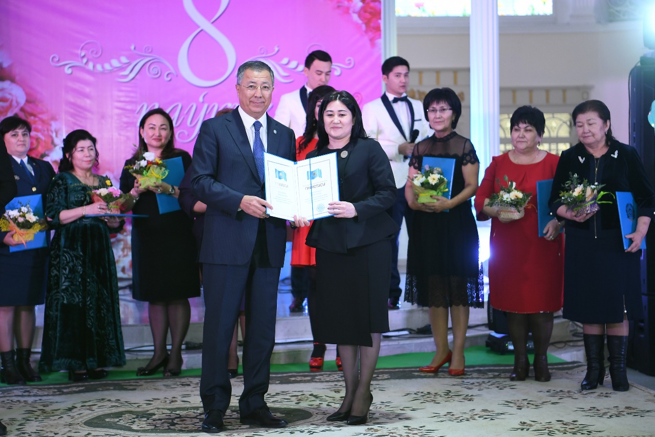 Ońtústikte 100 myńǵa jýyq kópbalaly ana bar