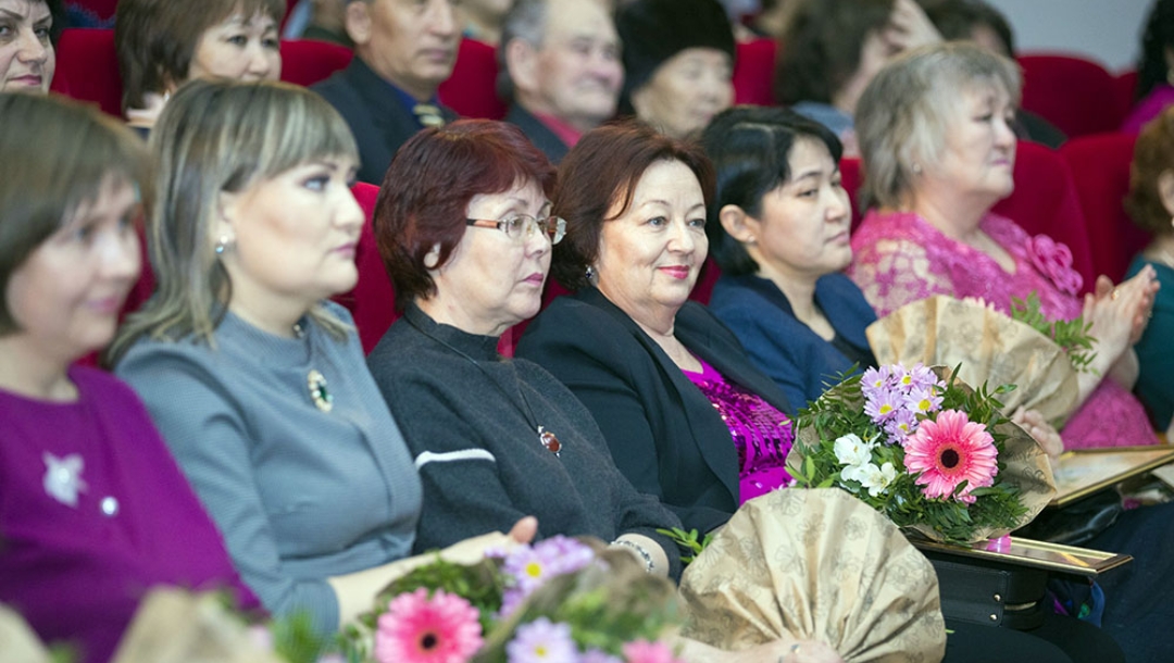 Shyǵys Qazaqstan turǵyndarynyń 50 paıyzy - áıelder qaýymy 