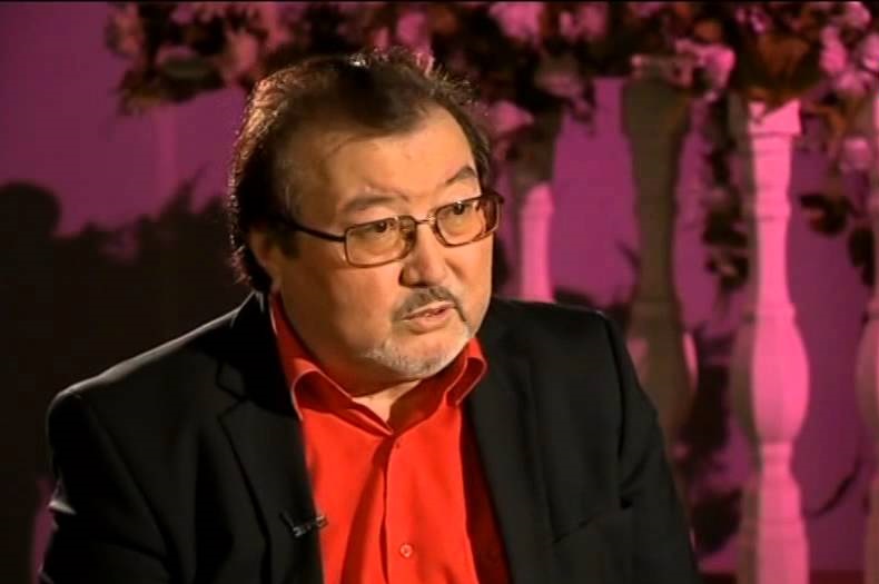 Ulyqbek Esdáýlet Jazýshylar Odaǵynyń tóraǵasy bolyp saılandy