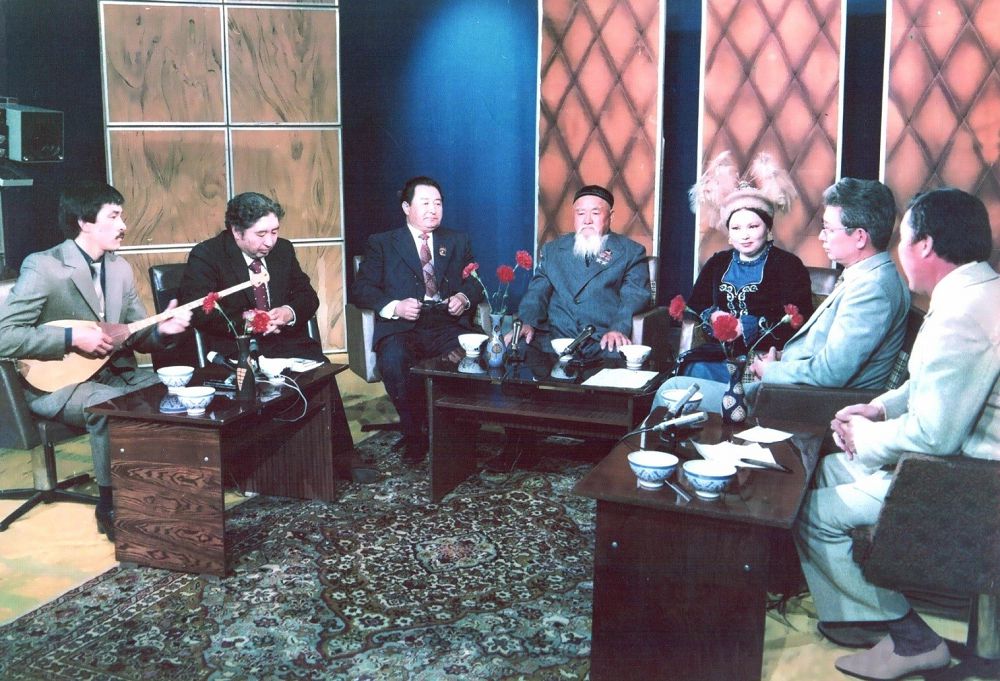 Jazekeńdi ulyqtaǵan jaısańdar. 1981 jyly túsirilgen sýret týraly