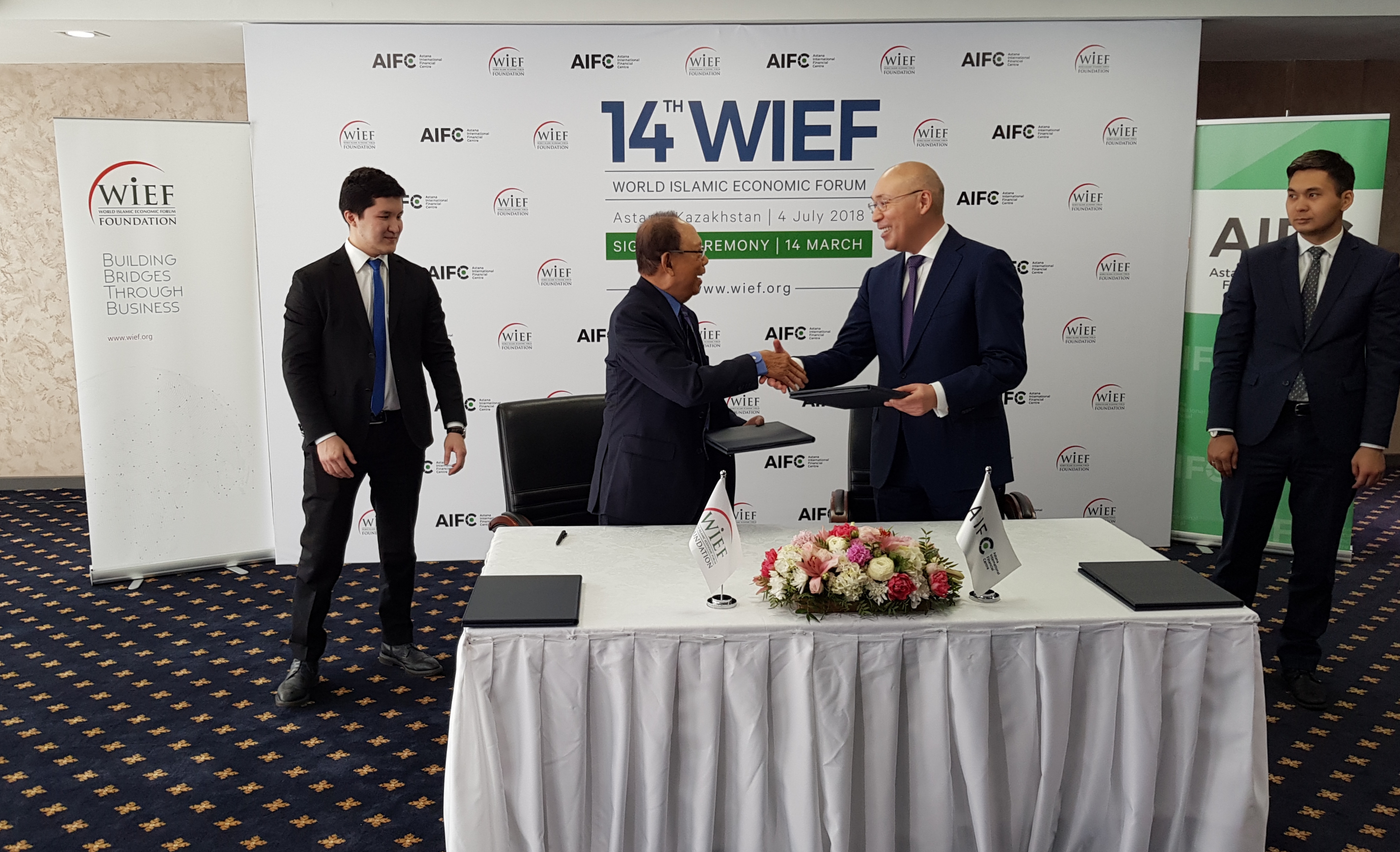 «Astana» HQO men Dúnıejúzilik ıslam ekonomıkalyq forýmynyń qory Kelisimge qol qoıdy