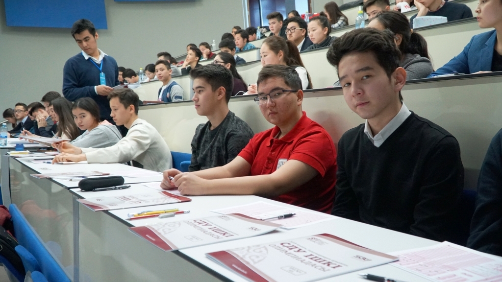 Qazaqstandyq 300 talapker SDÝ granty men jeńildikterine ıe boldy  