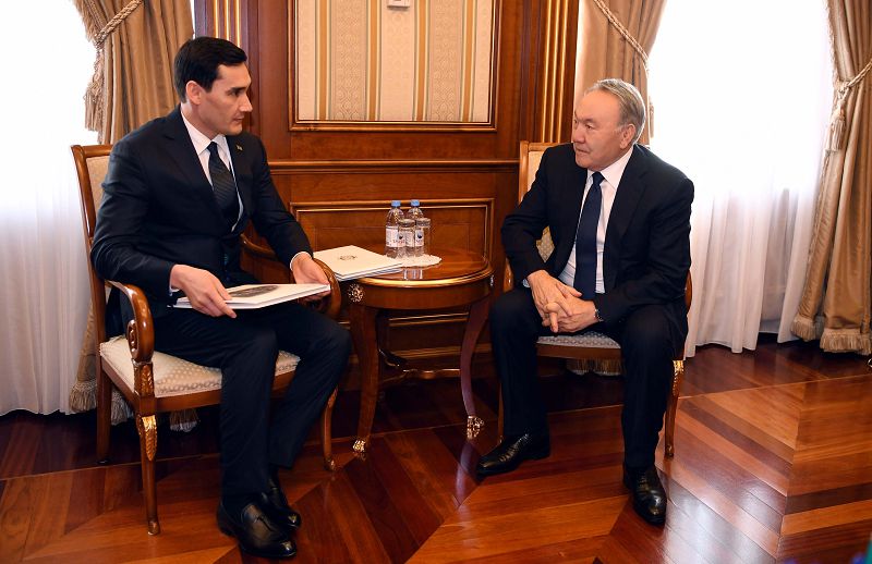 Memleket basshysy Túrikmenstan Medjlısi komıtetiniń tóraǵasymen kezdesti