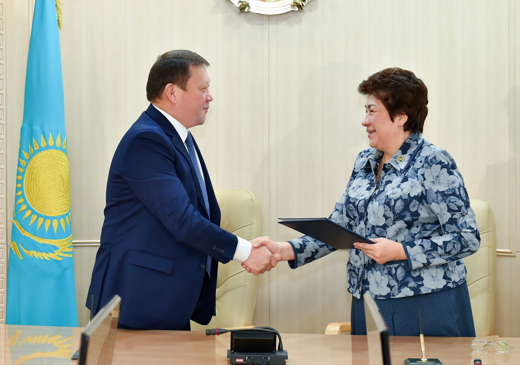 SQO ákimdigi men «Nazarbaev zııatkerlik mektepteri» arasynda memorandým jasaldy