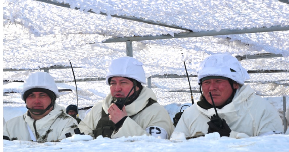 Semeıde «Shyǵys» óńirlik áskerı qolbasshylyǵynyń brıgadalyq oqý-jattyǵýy ótti
