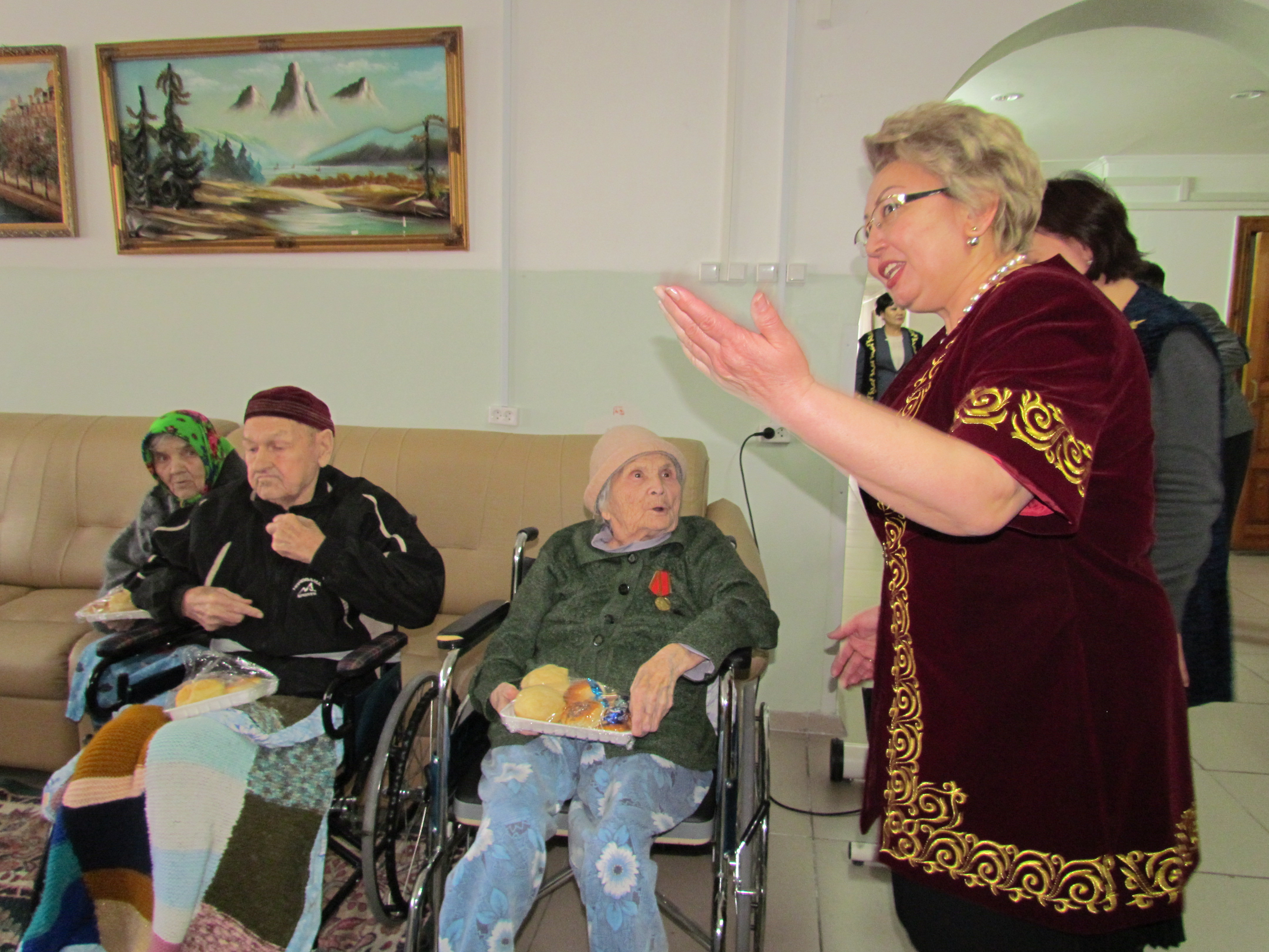 Semeıde Meıirim úıindegi qarııalarǵa naýryz kóje taratyldy                 