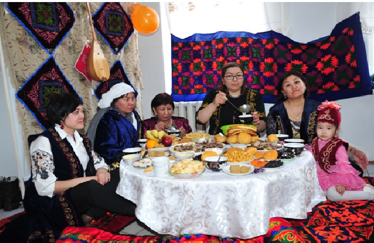 Semeıde áskerıler Naýryz meıramyn atap ótti