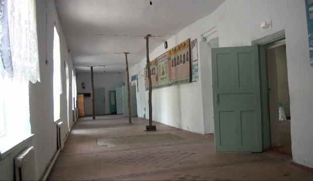 Aýyldarda apatty mektepter áli de bar