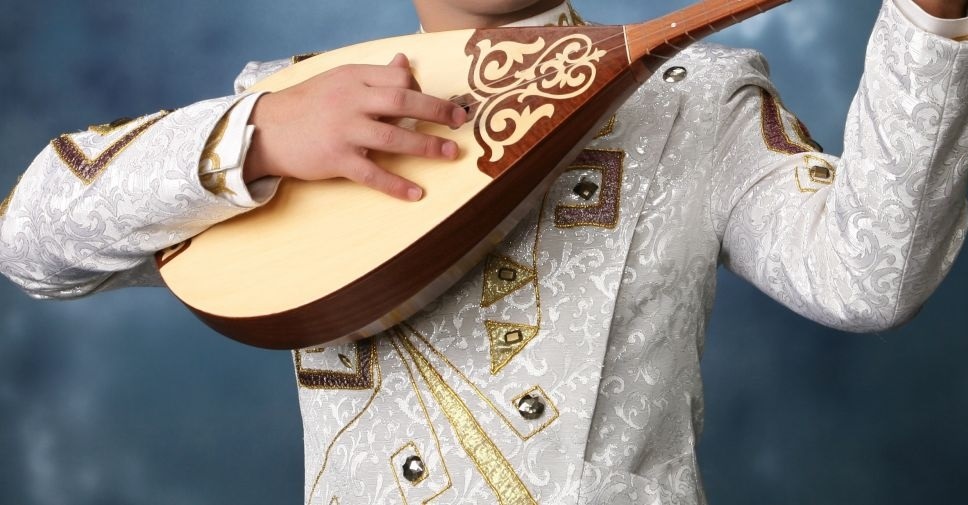 Kúı-ǵumyr: «Bes tóre»