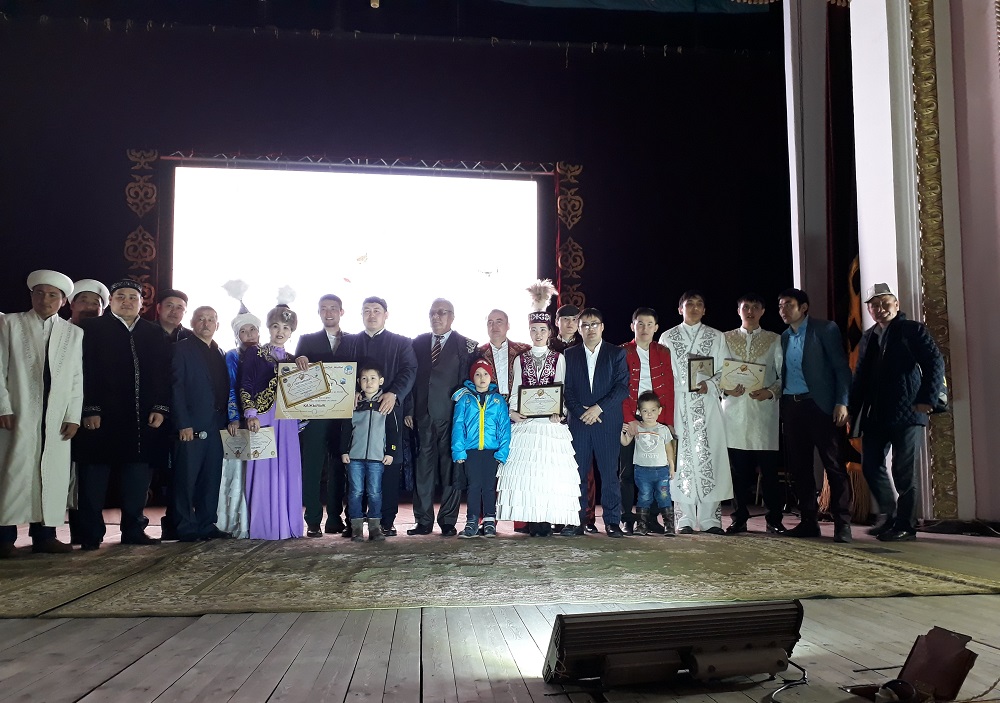 О́skemende «Naýryz aıy kelgende...» atty aqyndar aıtysy ótti