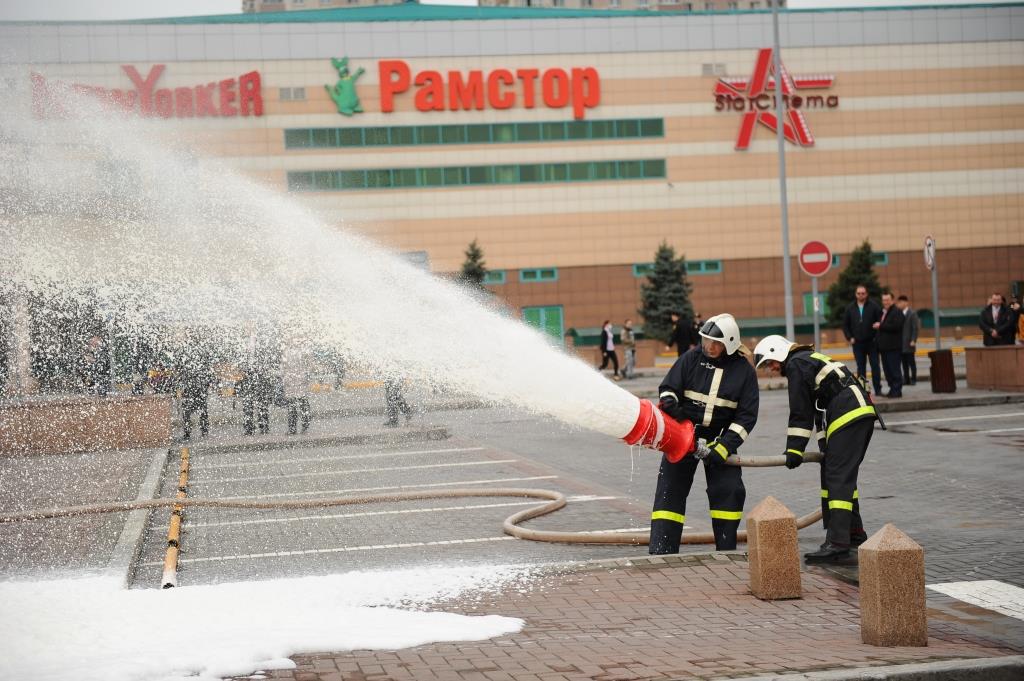 Nurlan Smaǵulov saýda oıyn-saýyq ortalyqtaryn TJD-men qoıan-qoltyq jumys isteýge shaqyrdy