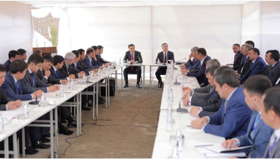 Baqytjan Saǵyntaev OQO-daǵy aýyl sharýashylyǵy taýaryn óndirýshilerimen kezdesti