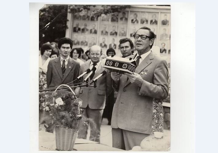 Bul da tarıh (sýret syry)

