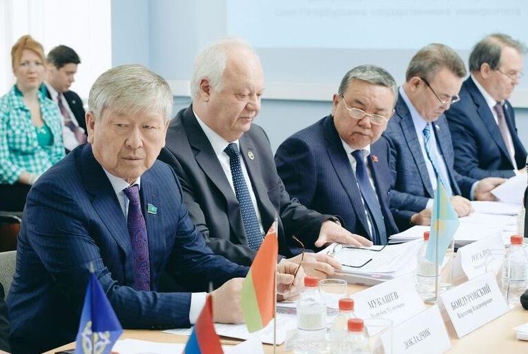 Senator T. Muqashev UQShU PA Turaqty komıssııasy men Sarapshylar keńesiniń jumysyna qatysty