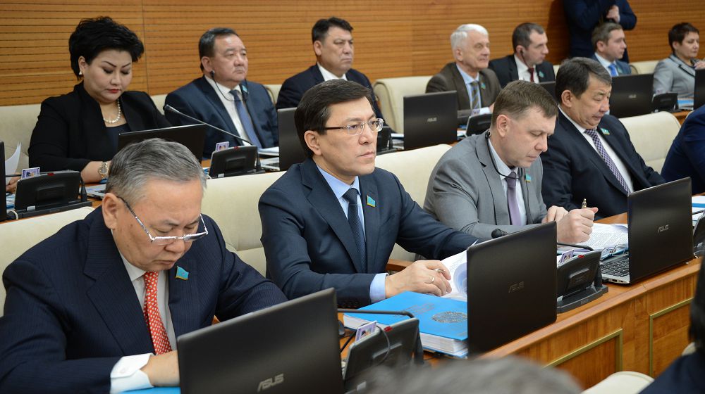 Rysqalı Ábdikerov: Aýylǵa baratyn mamanǵa qoldaýdy kúsheıtý kerek