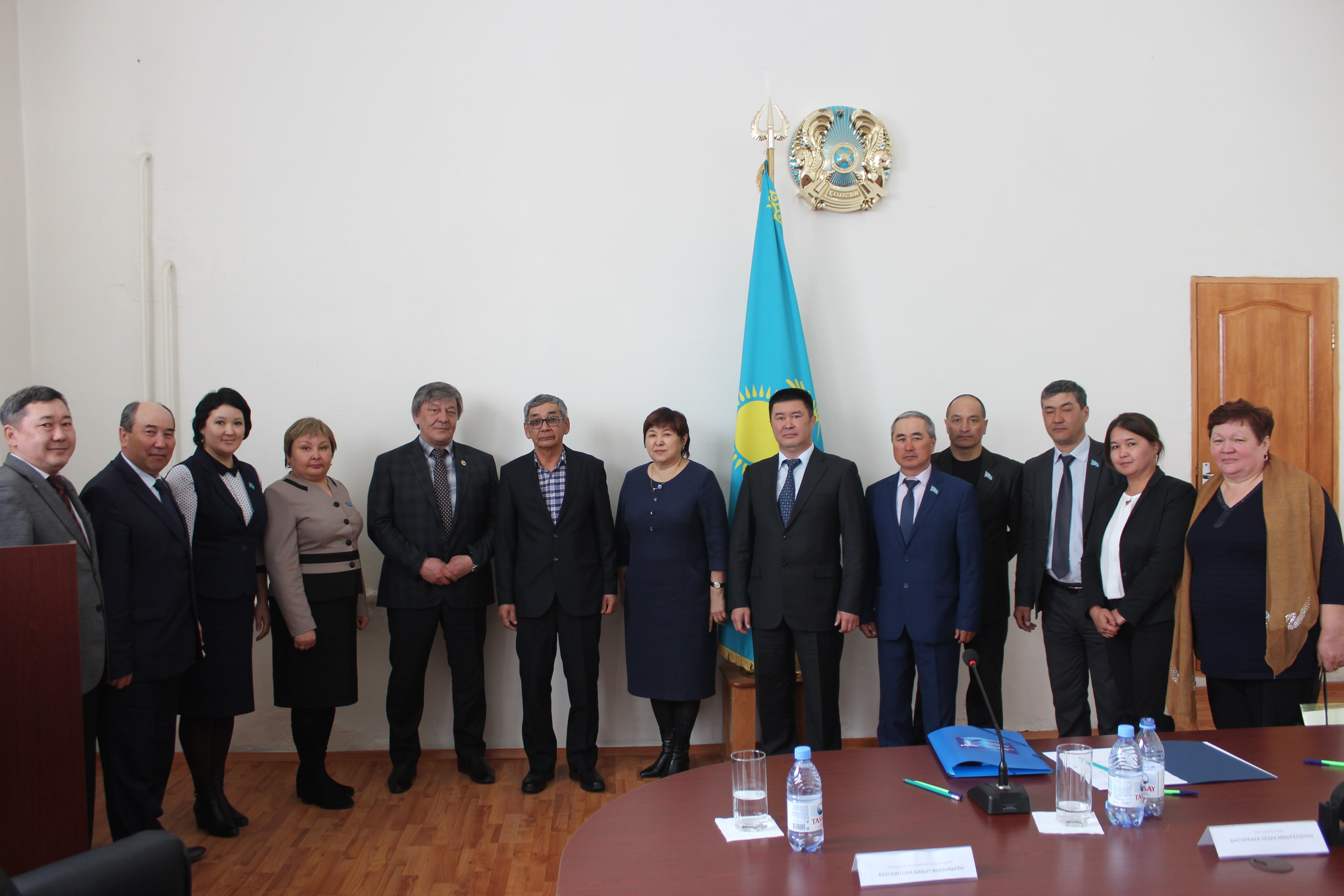 Senator ońtústikten qonys aýdarǵan jas mamandarmen kezdesti
