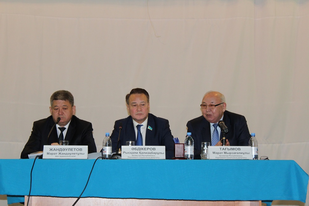 Senatorlar Qaraǵandyda Prezıdenttiń bes áleýmettik bastamasyn túsindirdi