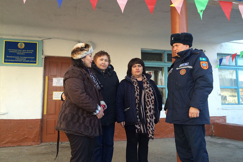 Ákim orynbasary turǵyndardy qutqaram dep júrip ózi sýǵa ketip qala jazdady